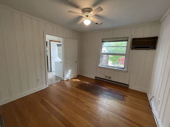 3rd image of 6631 Wexford Ln