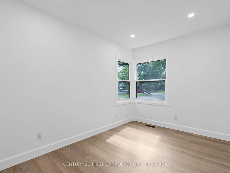 32 Braemar Cres — Photo 25