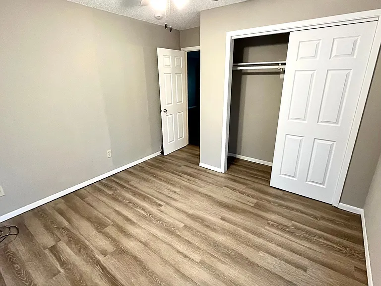 1467 Valley View — Photo 5