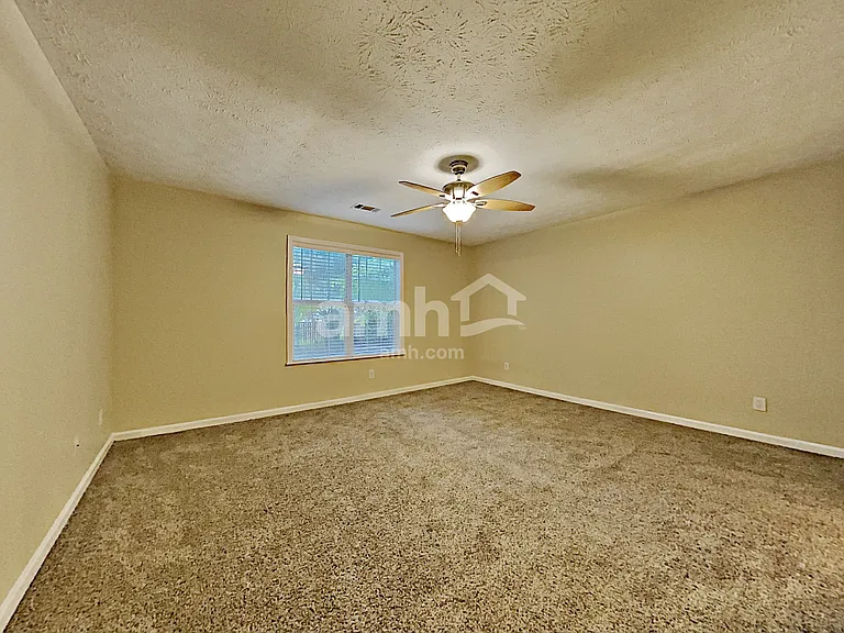 451 Bellingham Dr — Photo 11