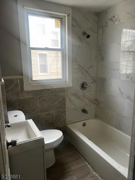 2nd image of 109 Isabella Ave