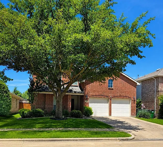 Hickory Ln — Photo 1