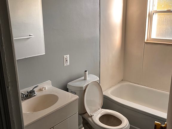 5th image of 27615 Avondale St