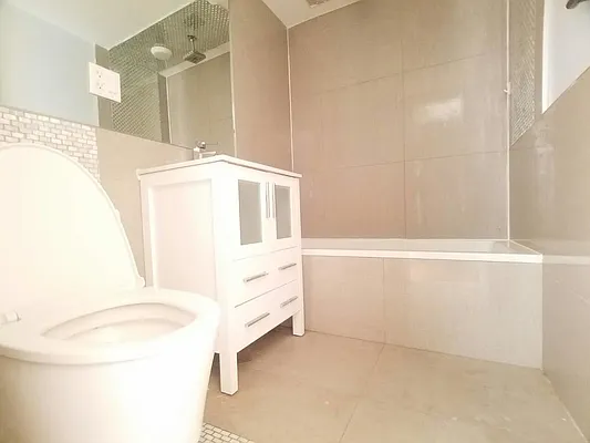 Rented by Evergreen Apartments BK | media 26