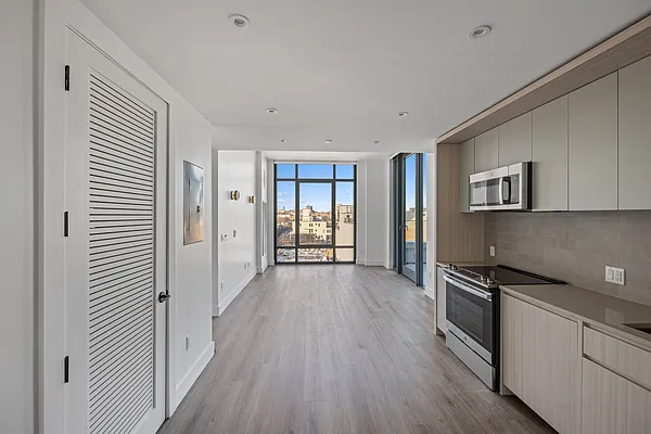 Rented by EXR | media 25