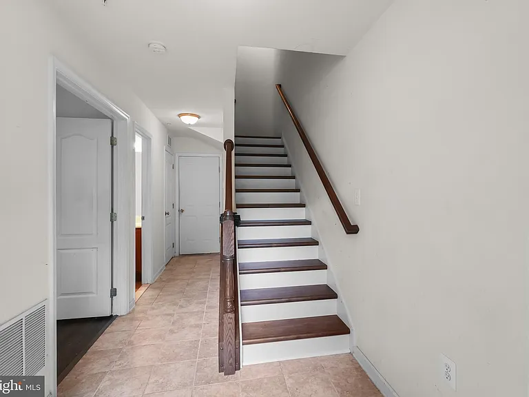 9624 Westerdale Dr — Photo 5