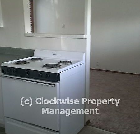 4th image of 10427 Sheridan Ave S