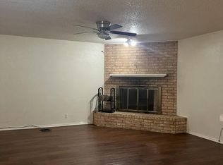 713 Poe St, Azle, TX 76020