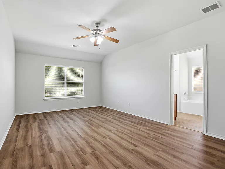 4504 Leeds Dr — Photo 13
