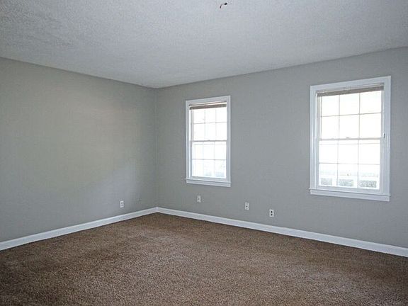 2nd image of 21 Glen Burnie St Unit 10