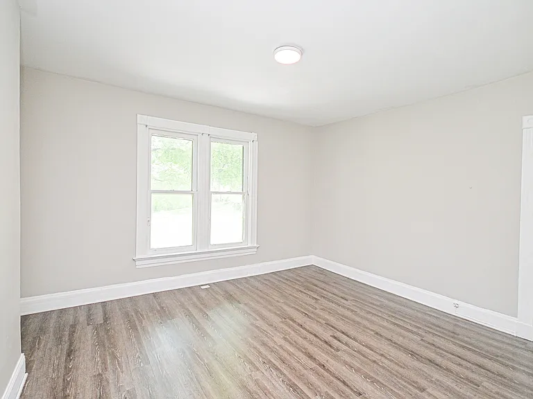 3131 Harvard Ave — Photo 15