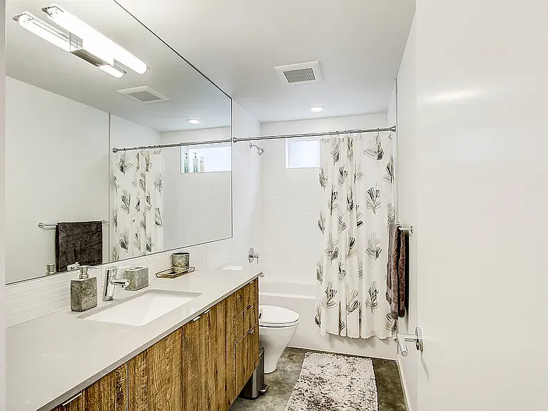 2609A SW Adams St — Photo 2