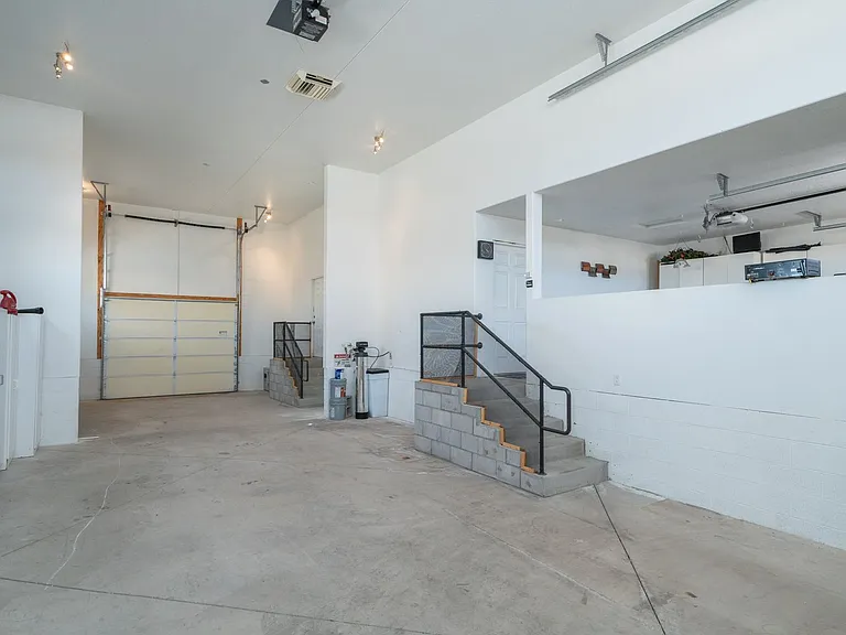 3910 Coral Reef Dr — Photo 37