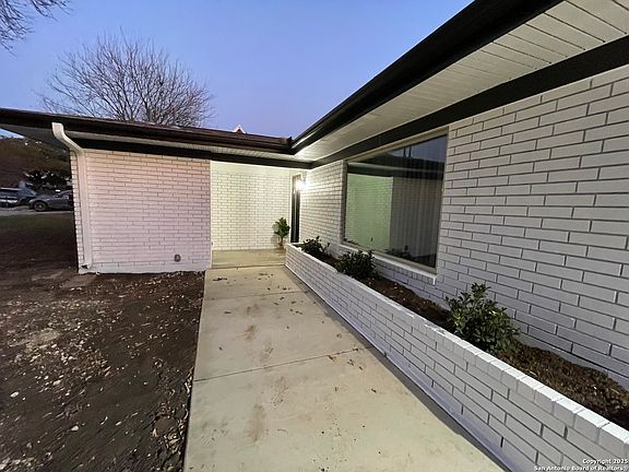 3rd image of 214 CORONET ST