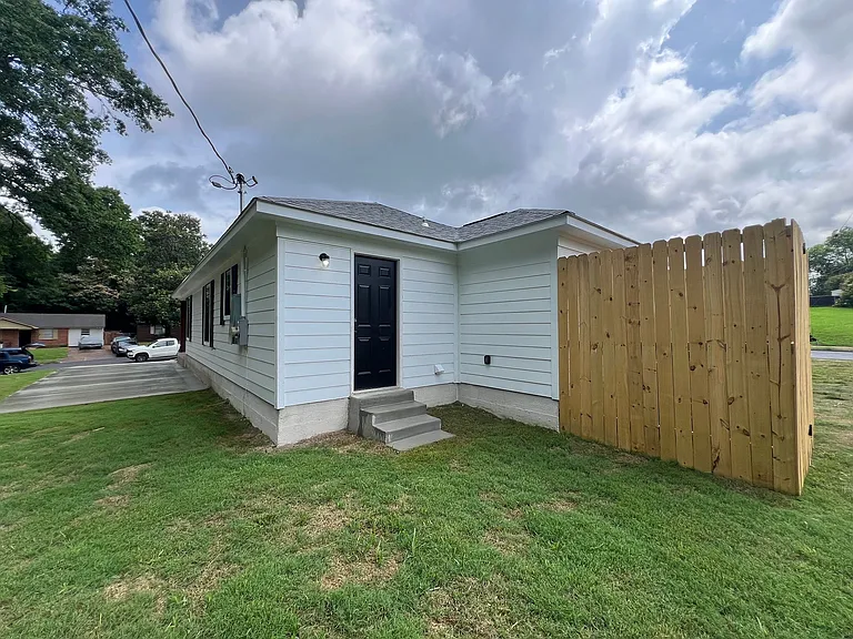 573 Jenson Rd — Photo 15