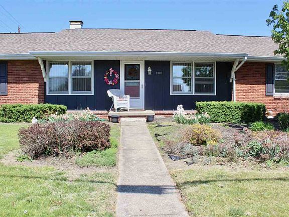 3rd image of 2308 S Earl Ave