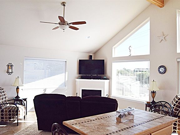 4th image of 512 Marine View Dr SW
