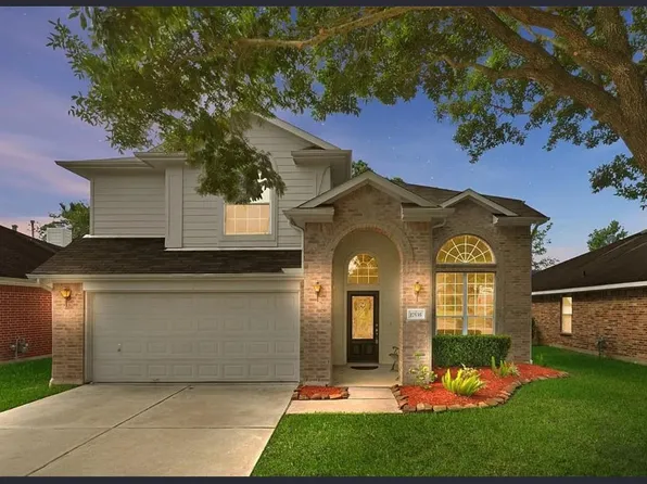 17535 Heath Grove Ln, Richmond, TX 77407