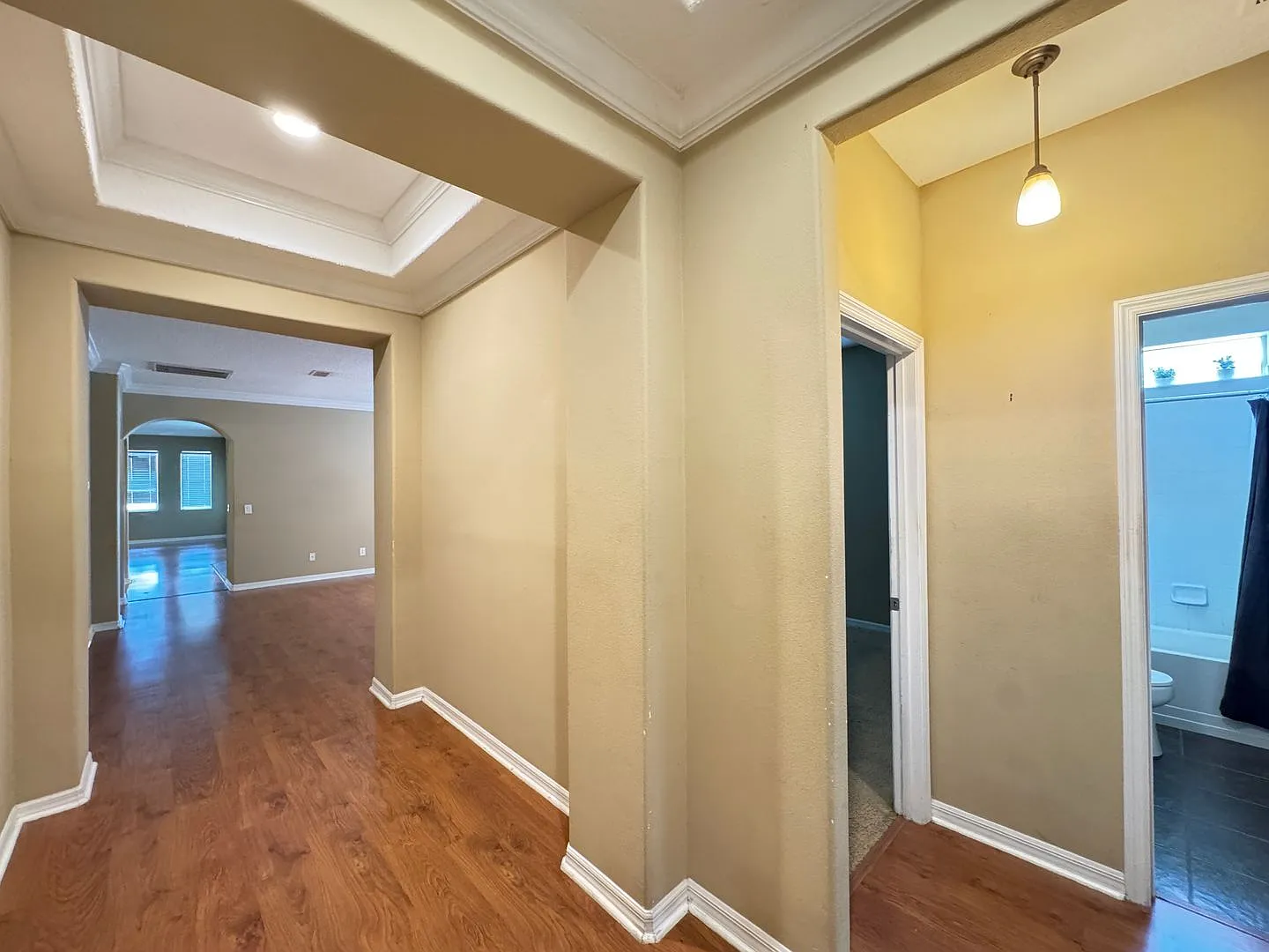 Windermere single family house with water view and no rear neighbors! Brand new vinyl floor, no c... — Photo 4