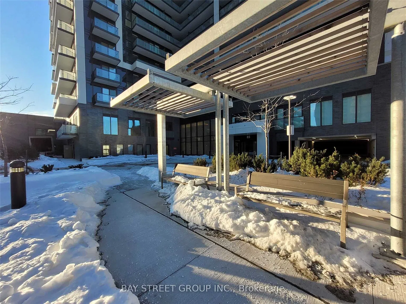 85 Oneida Cres — Photo 2