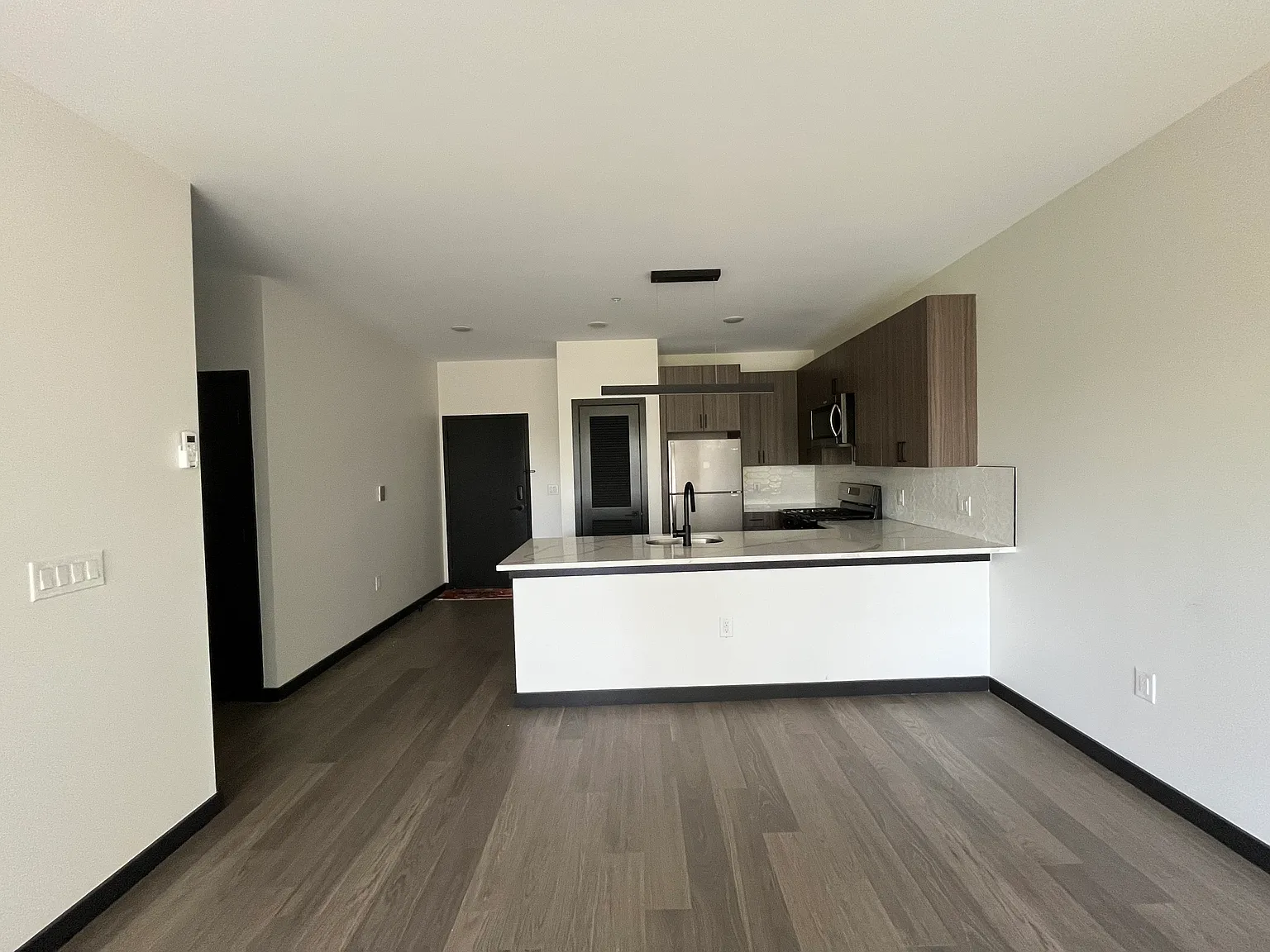 2 bed, 1190 sqft, $3,300 — Photo 2
