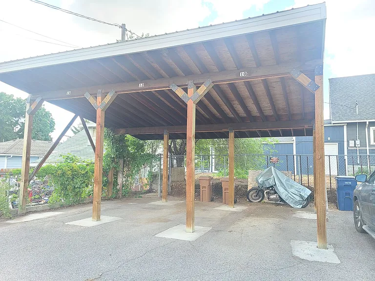 2410-2414 E Queen Ave. — Photo 14