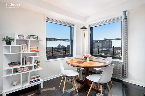 Sold by Sotheby's International Realty | media 3