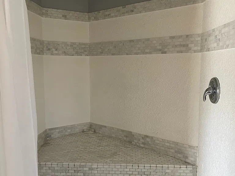 210 West Ave — Photo 11