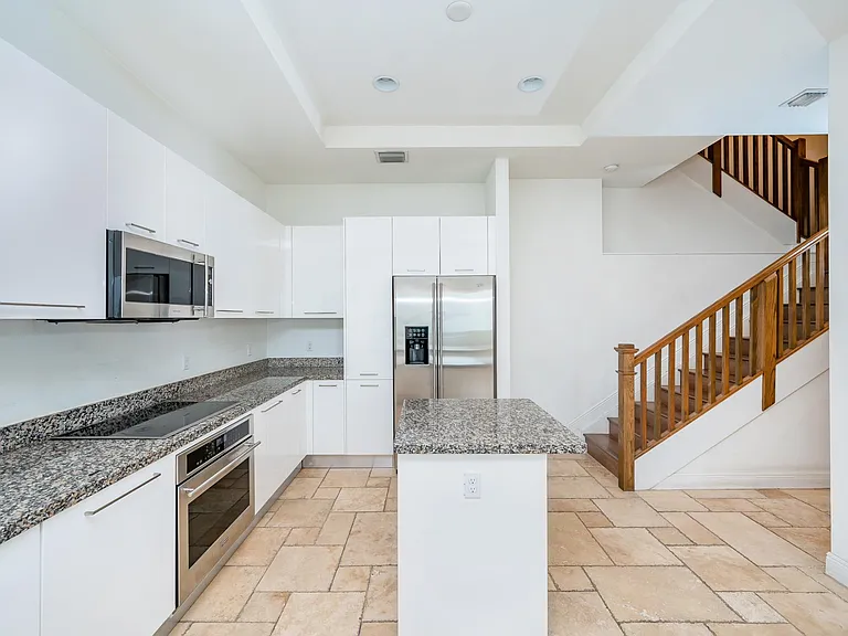 5157 NW 85th Ave — Photo 6