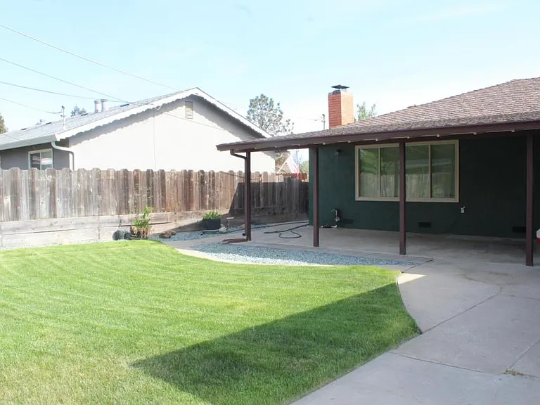 455 Vassar Ave — Photo 15