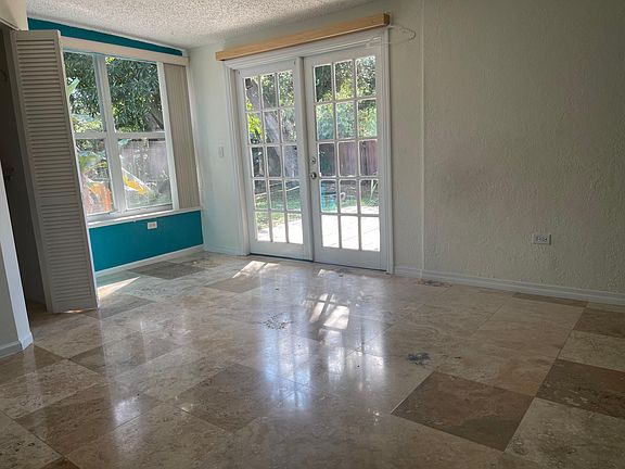 2nd image of 657 Manor Dr