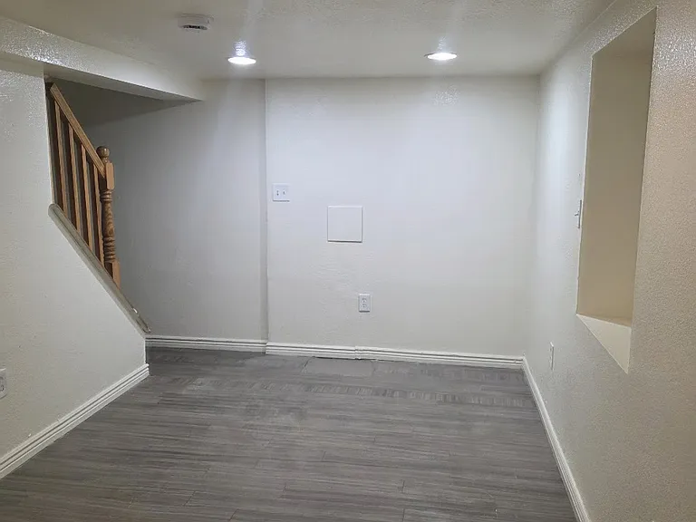 564 S Stuart St — Photo 7