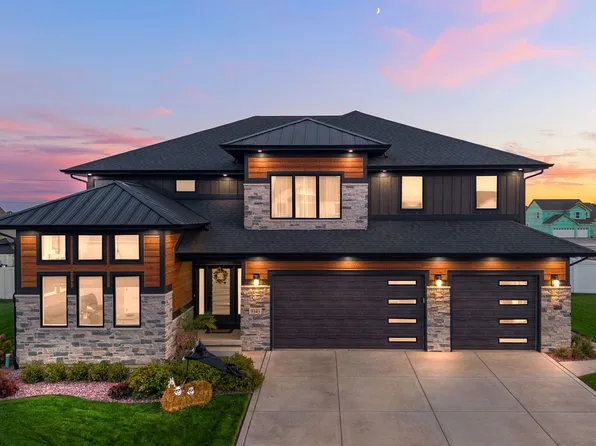 9343 Iris Dr, Saint John, IN 46373