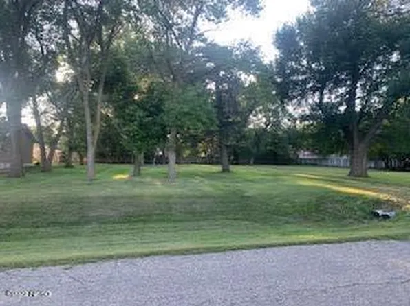 1132 N Commercial St, Clark, SD 57225