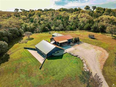 29384 Wabaunsee Rd, Alma, KS, 66401