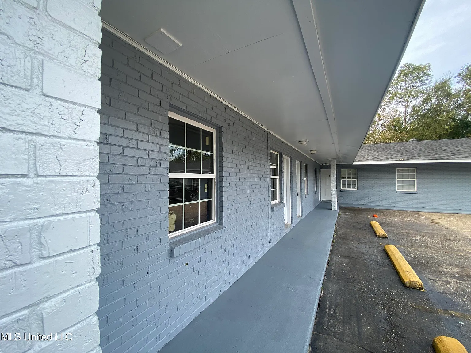 2 bed, 1.0 bath, 650 sqft, $700 — Photo 3