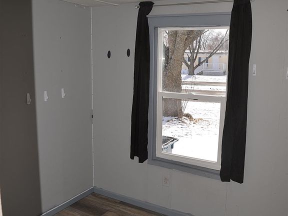 4th image of 4426 Buttercup Ln