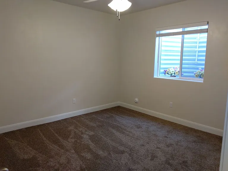 2866 W Hawk Dr #B — Photo 9