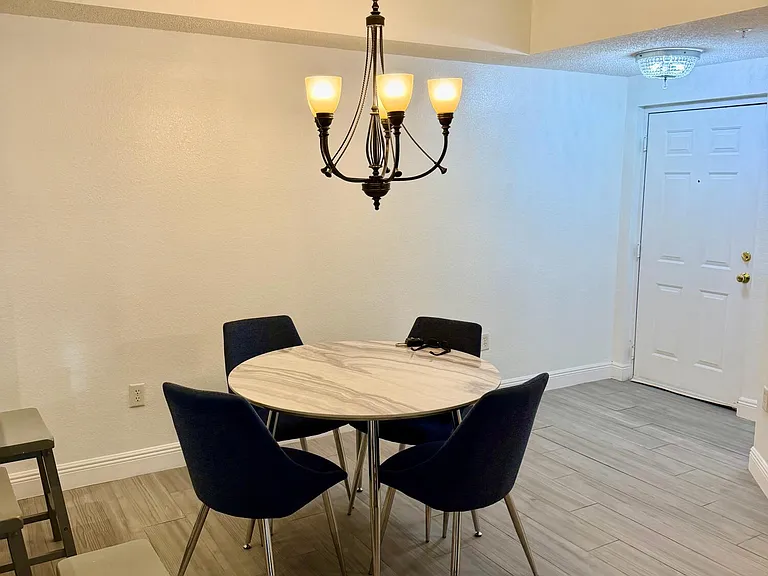 3018 Alcazar Pl #101 — Photo 4