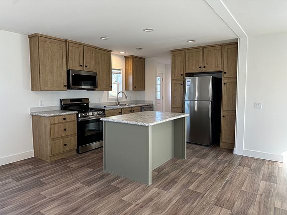 2nd image of 3618 Warren Ct