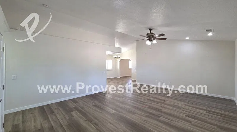 3 bed, 2.0 bath, 2042 sqft, $2,800 — Photo 4