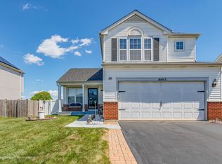 16043 Palm Dr, Crest Hill, IL 60403