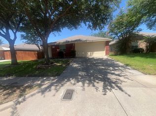 8509 Hawks Nest Dr, Fort Worth, TX 76131
