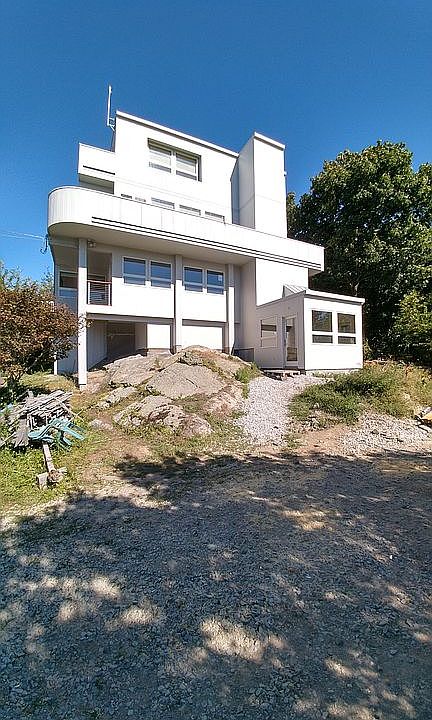 2nd image of 45 Orleans St