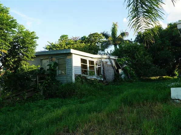412 S COCOANUT ROAD, PAHOKEE, FL 33476