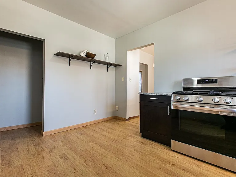 1853 Delhi St — Photo 5