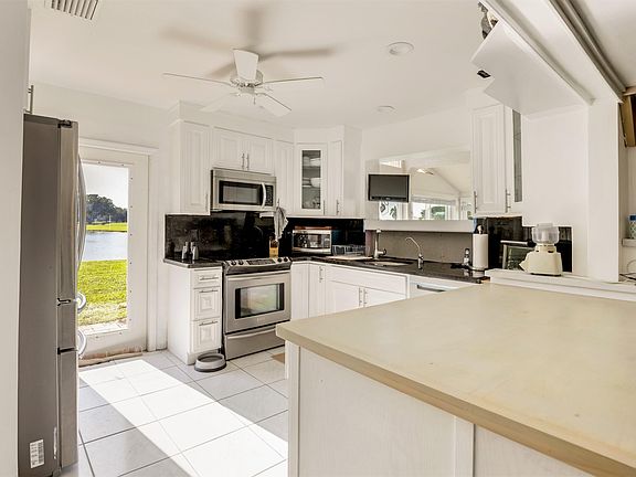 5th image of 5783 Lakeview Mews Pl