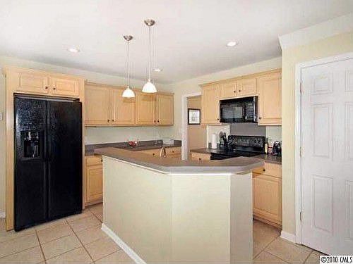 3rd image of 151 Gray Cliff Dr