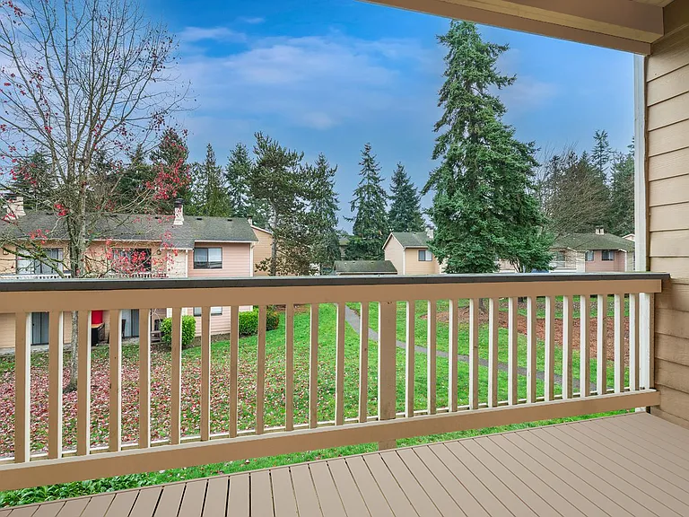 Crystal Springs Apartments — Photo 80