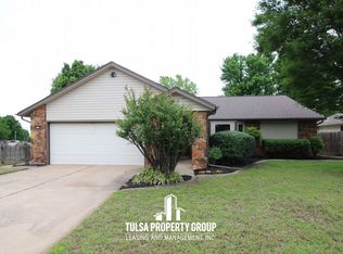175 Fox Run Cres, Jenks, OK 74037